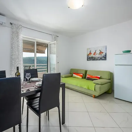 Apartman Luciana *